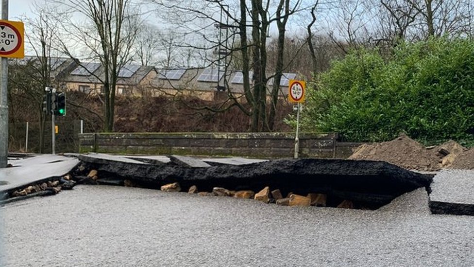 Water restored to 100 000 homes in Glasgow after burst pipe