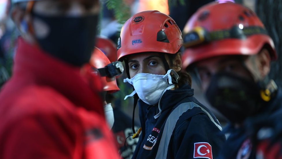 İzmir depreminin arama kurtarma ekipleri anlatıyor: 'Haydi abilerim beni kurtarın' dedi, biz de elimizden geleni yaptık