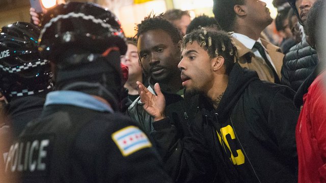 Protesters confronts police in Chicago