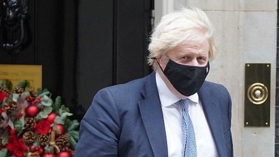 İngiltere'de 'Başbakanlık'ta Covid kurallarına uyulmadı' tartışması büyüyor: Boris Johnson'ın basın danışmanı da gayede