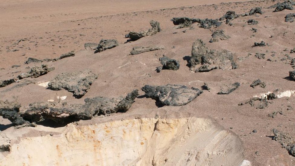 Las rocas con cristales en el desierto de Atacama