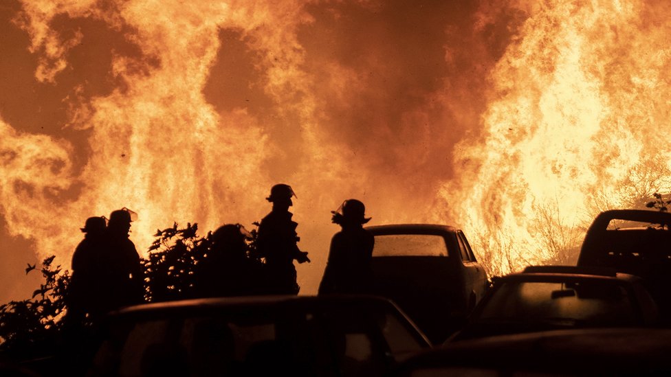 Bomberos y fuego en Chile