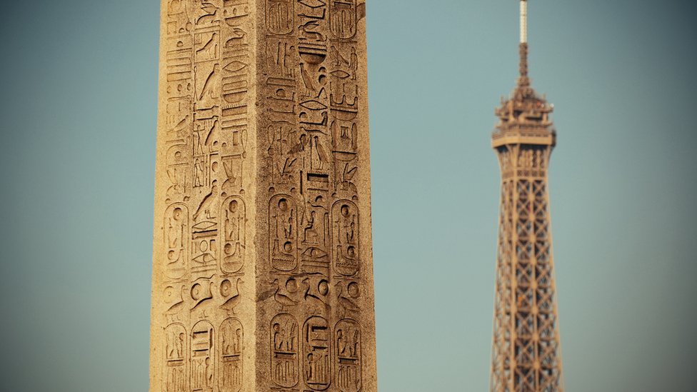 مسلة الأقصر في ميدان الكونكورد في باريس