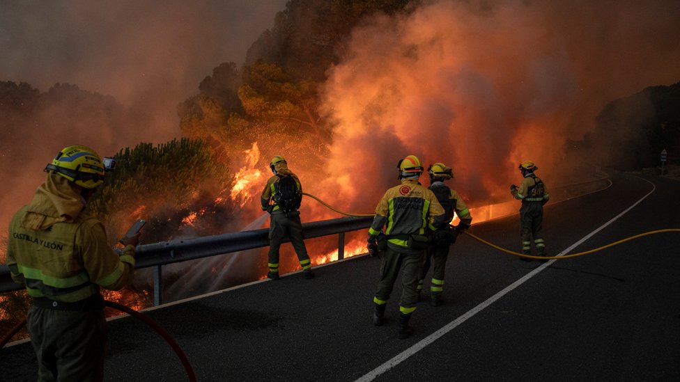 Heatwave: Records fall as extreme heat bakes Western Europe