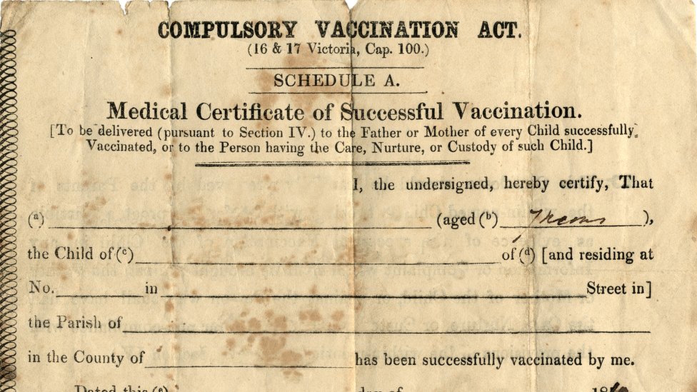 Un certificado de vacunación obligatoria en Inglaterra en 1860.