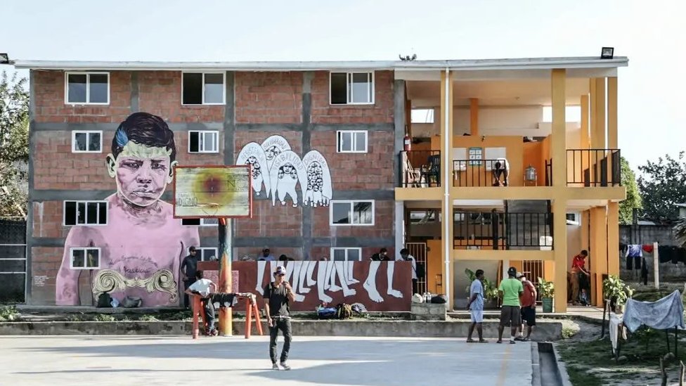 Фреска на стене приюта для мигрантов La 72 в Теносике, Табаско, Мексика