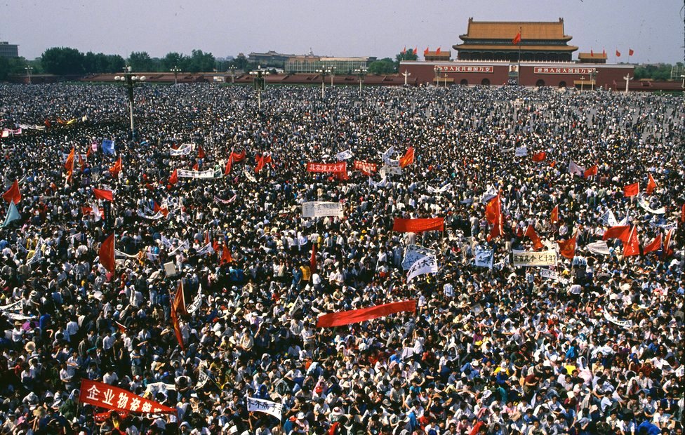 1989年5月4日，天安門廣場上的抗議人群