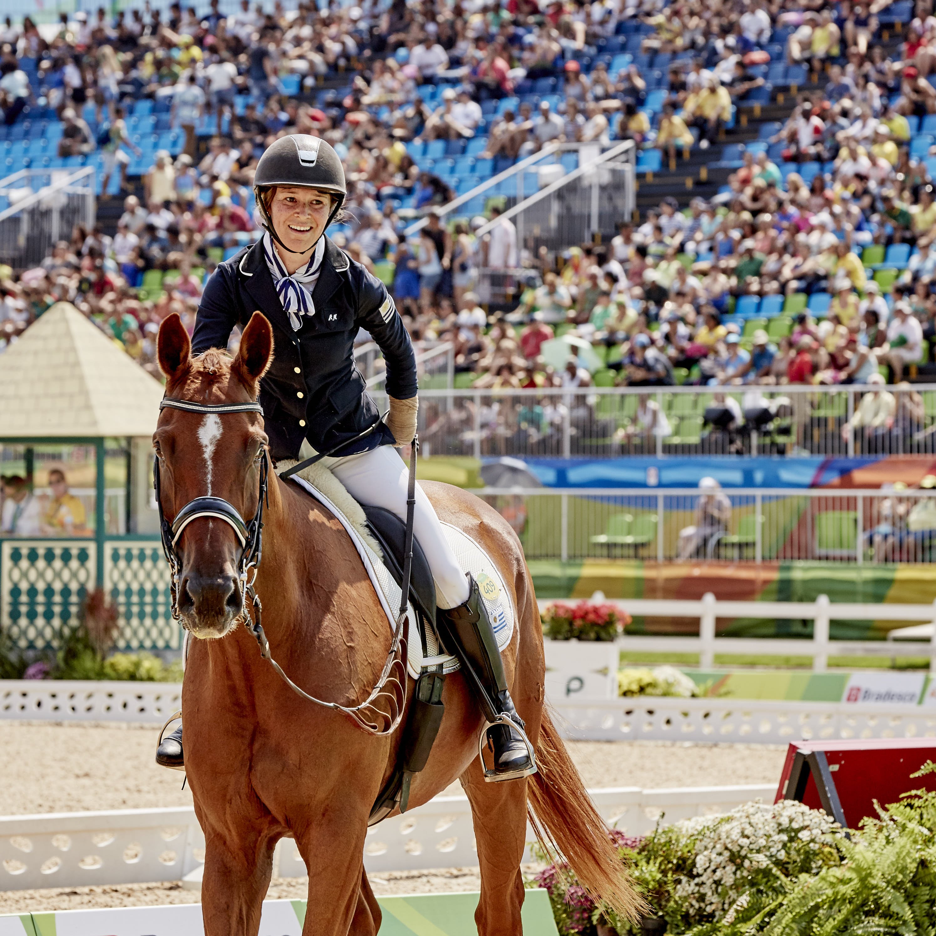 Alfonsina Maldonado montada a caballo, compitiendo en los Juegos Paralímpicos de Rio 2016.