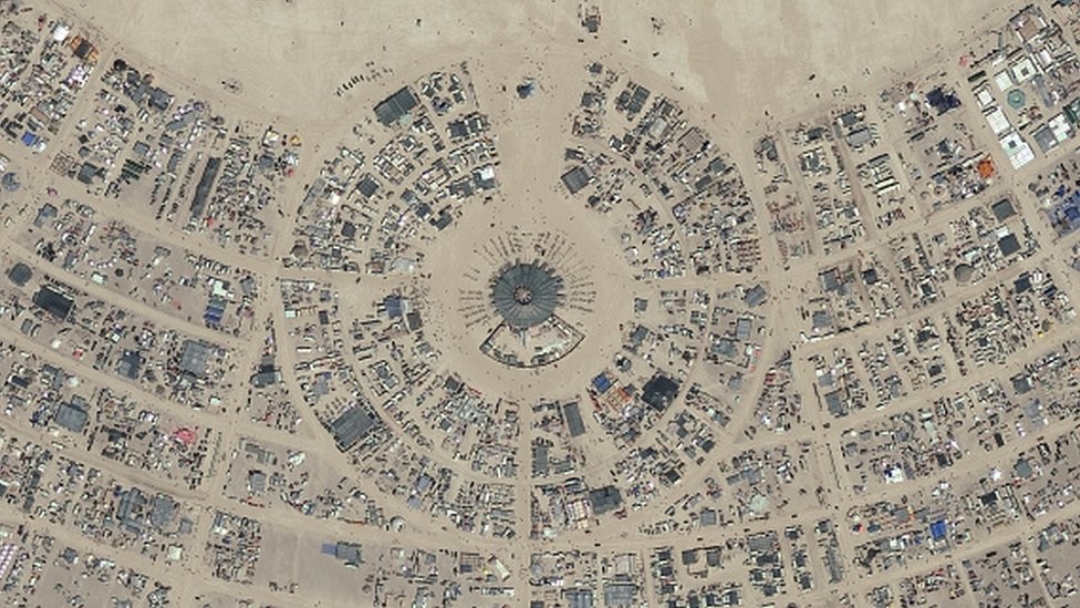 Вид с воздуха на фестиваль Burning Man в 2017 году
