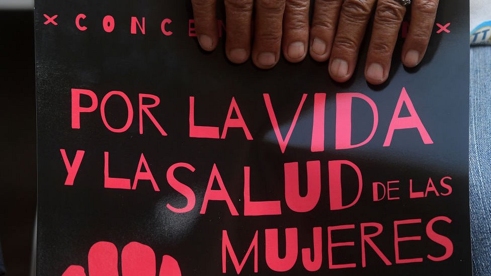 Se estima que una veintena de mujeres han sido encarceladas El Salvador en circunstancias similares. Manifestación por la despenalización del aborto