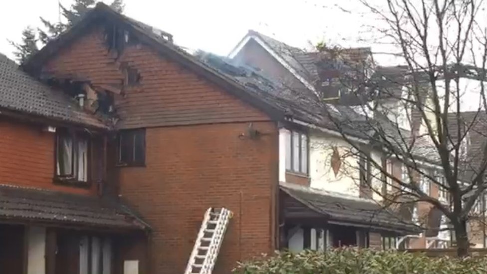 Fire wrecks block of eight flats in Farnborough BBC News