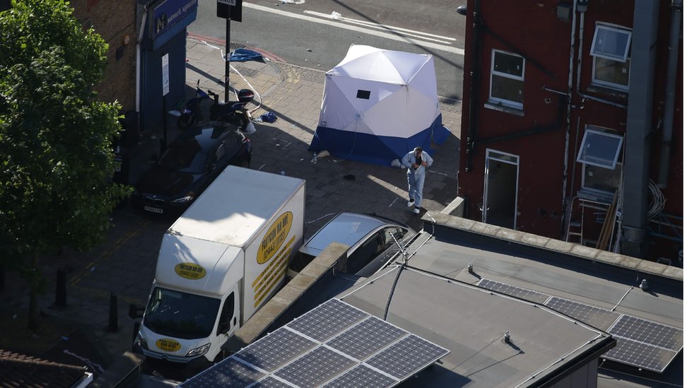 Белый фургон, как утверждается, использовался при нападении в Финсбери-парке