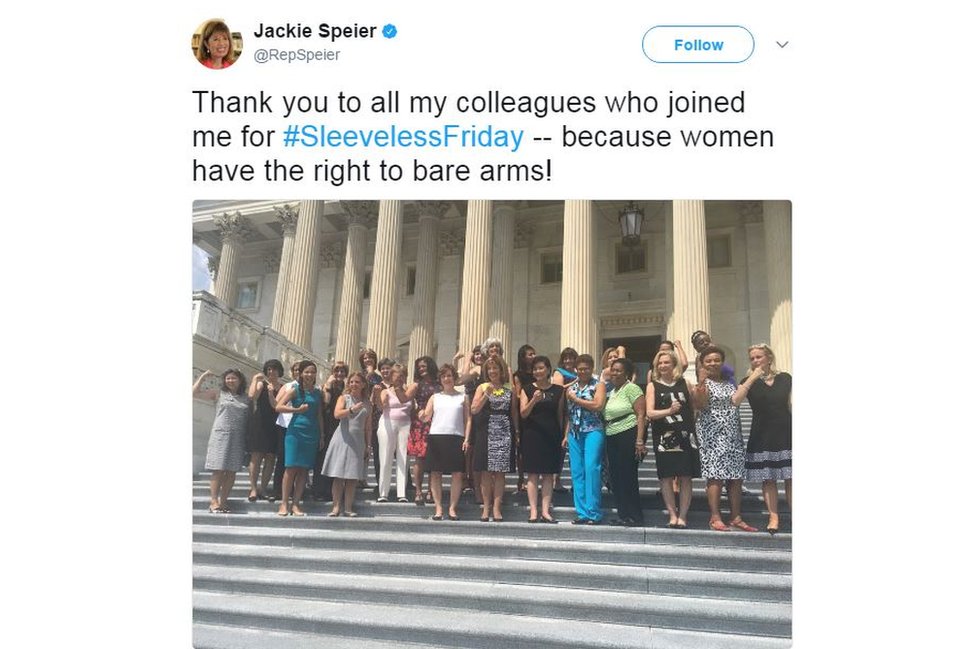Твит Джеки Спейер: «Спасибо всем моим коллегам, которые присоединились ко мне на #SleevelessFriday - потому что женщины имеют право обнажить руки!»