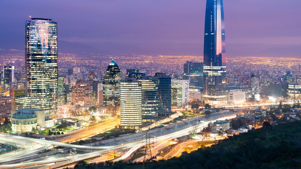 Vista de Las Condes, el distrito financiero de Santiago de Chile. Las Condes