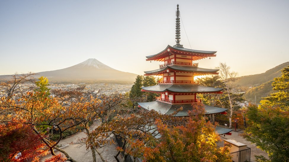 La Pagoda Chureito con vista al Monte Fuji.