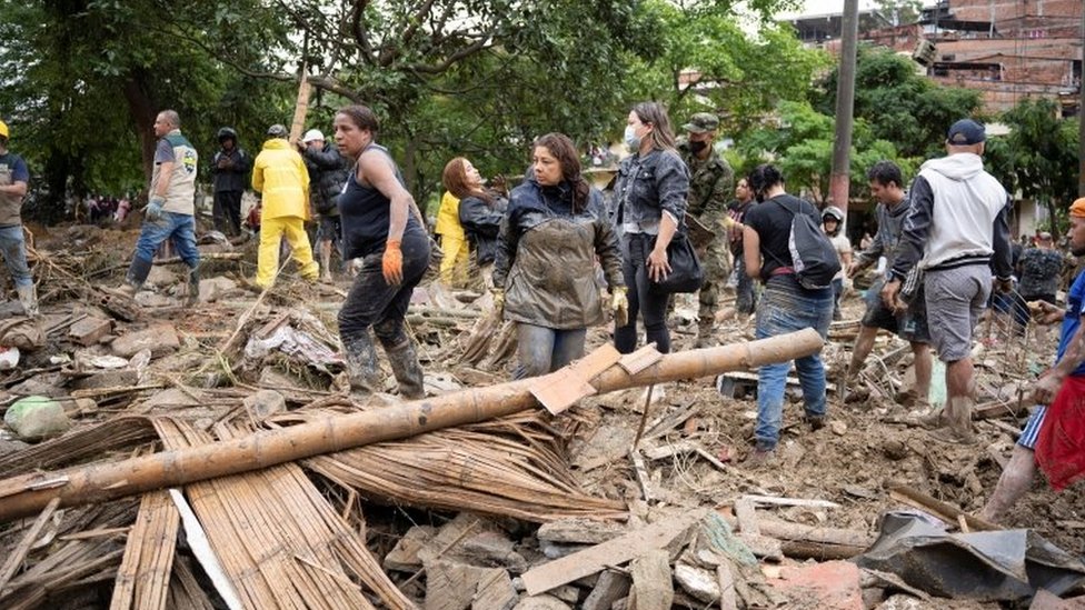 Homes engulfed as deadly landslide hits Colombia