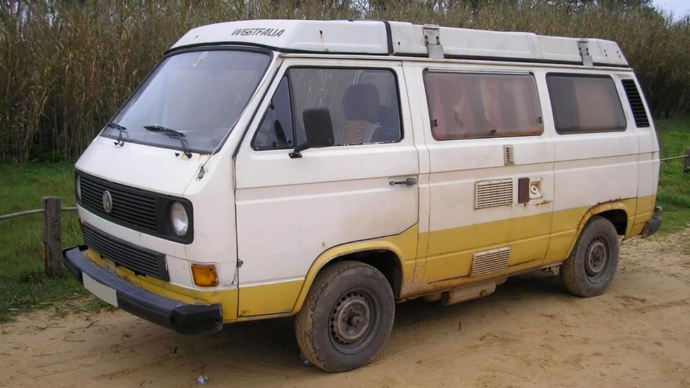 Кемпер VW T3 Westfalia, используемый в районе Прайя-да-Луз, Португалия, новым подозреваемым по делу о пропаже британской девушки Мадлен Макканн