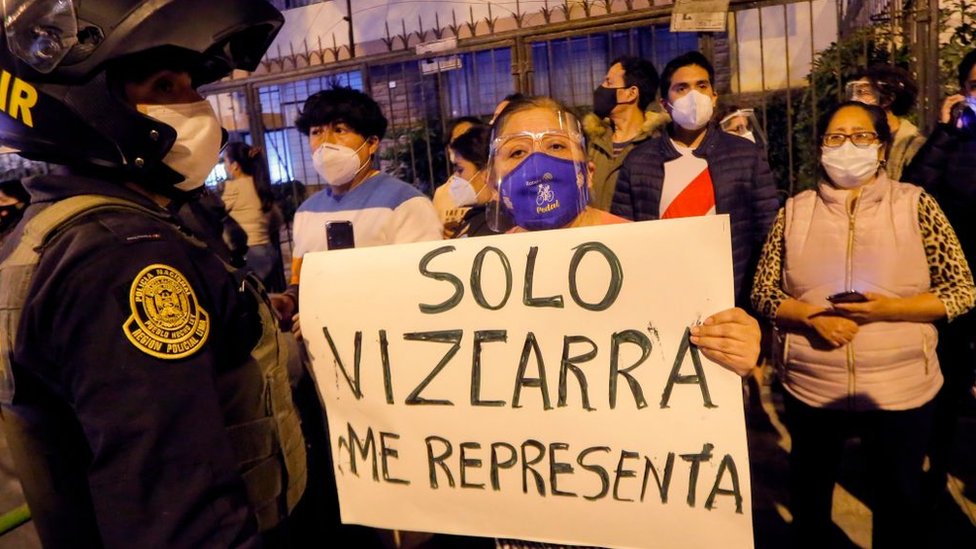 Protestas contra la destitución de Vizcarra