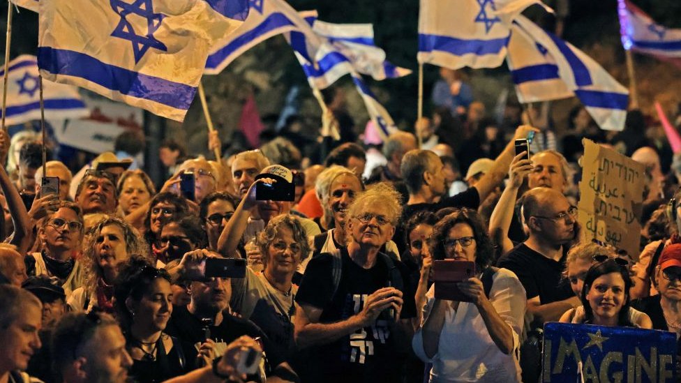 Celebraciones en Israel por el nuevo gobierno.