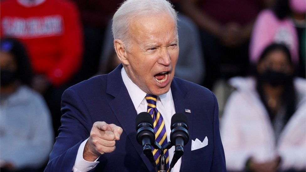 Biden pushes overhaul of US election laws in fiery speech - BBC News