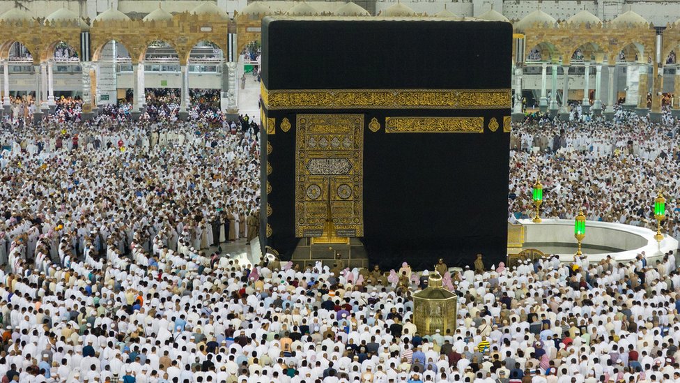 Hajj-Muslim pilgrims face losing out from online booking to Mecca - BBC News