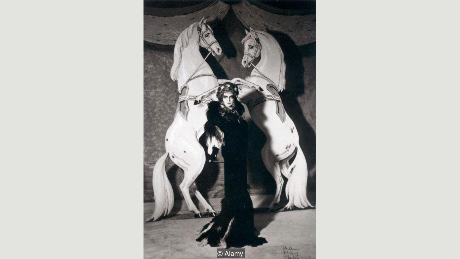 Casati pareció por última vez en el Beaumont Ball de Paríss en 1935. Se vistió como la emperatriz Isabel de Austria. (Foto: Alamy) Casati en una fotografía en el Beaumont Ball de Paríss en 1935 Foto: Alamy