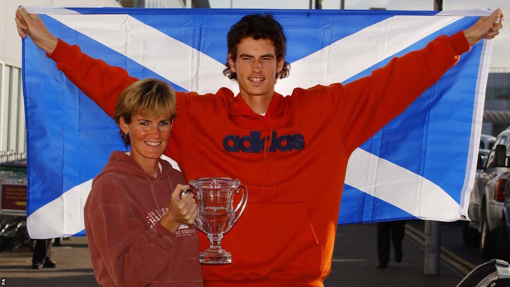 Andy Murray with mum Judy after winning the US Open junior title