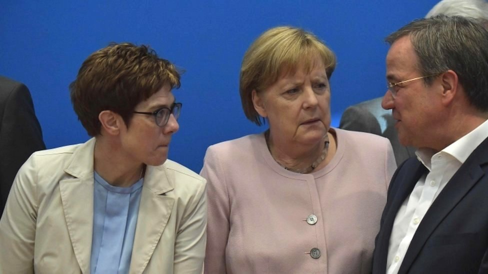 Ангела Меркель на фото накануне заседания правления ХДС