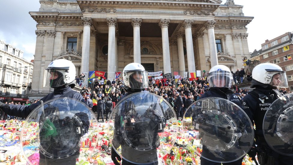 Brussels Attacks Police Move Against Hooligan Protesters Bbc News 4080