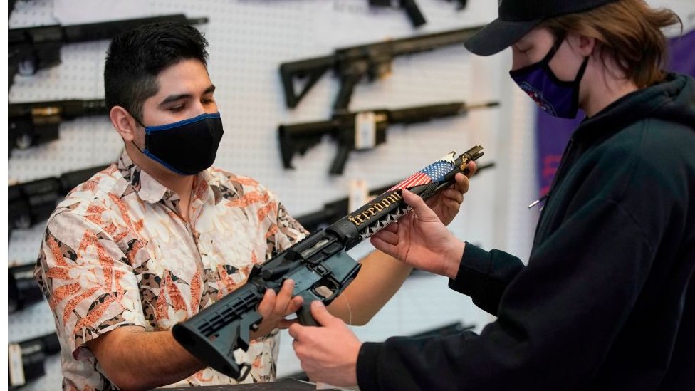 بندقية أي آر -15