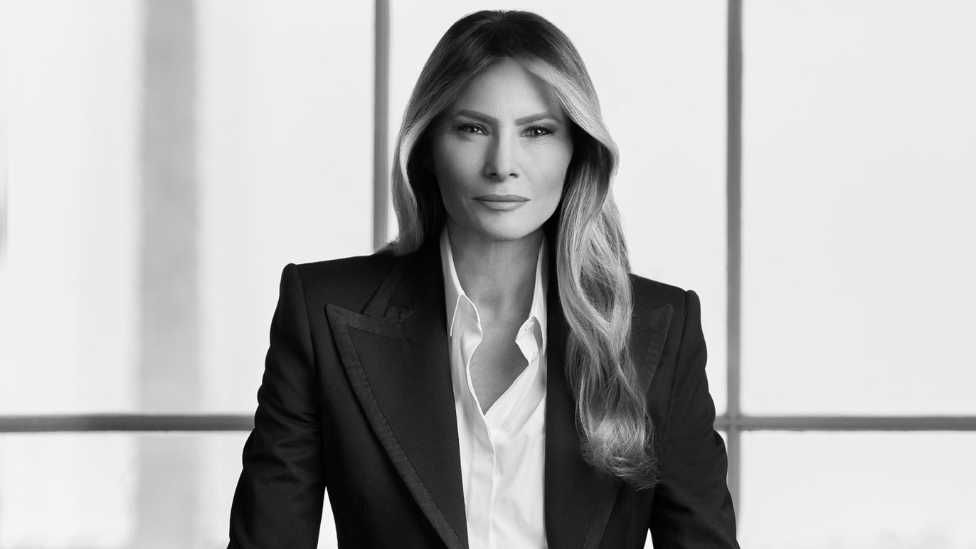 Decoding Melania Trump's new official portrait