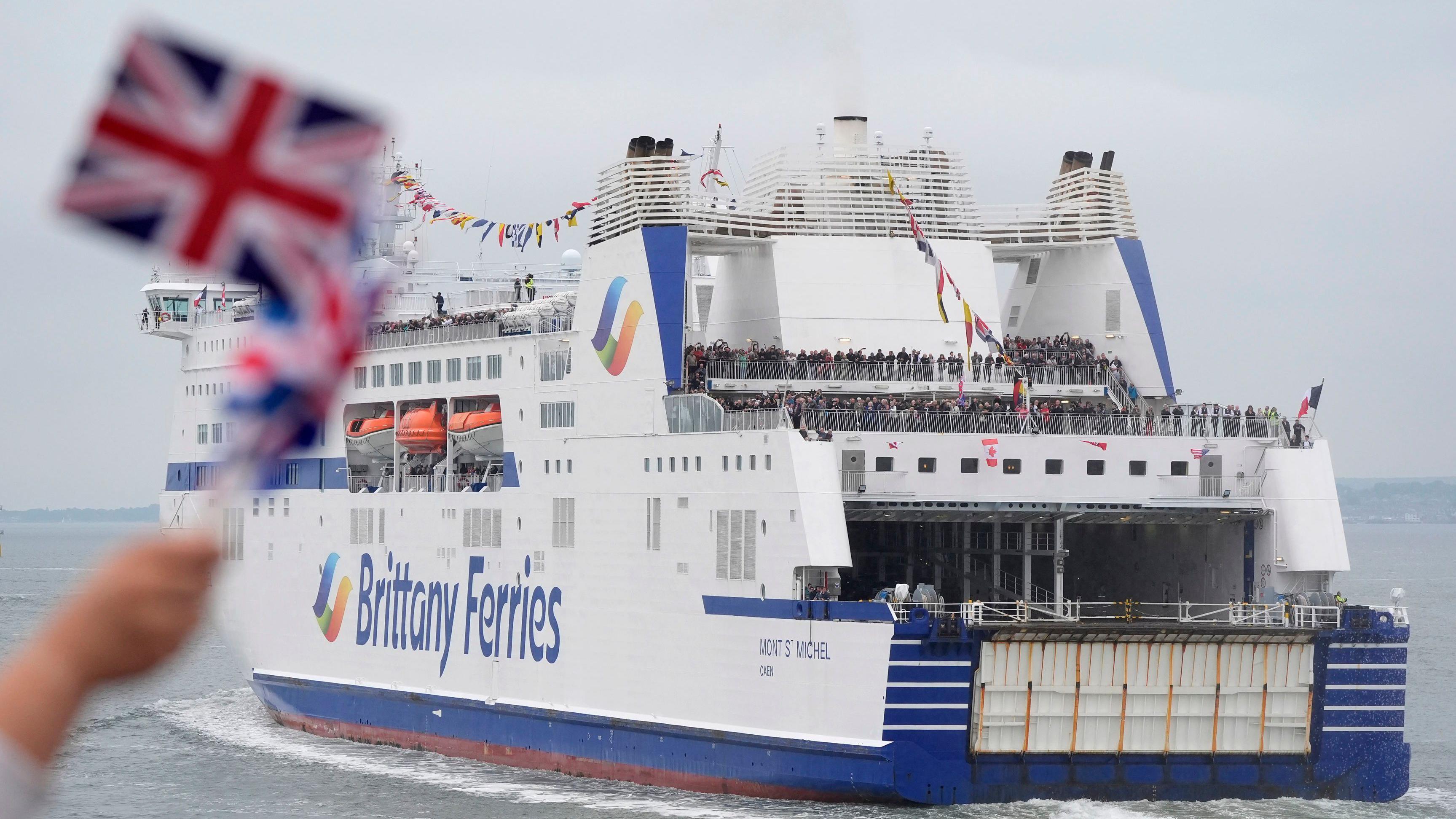 Work starts at Portsmouth Port to connect ships to national grid