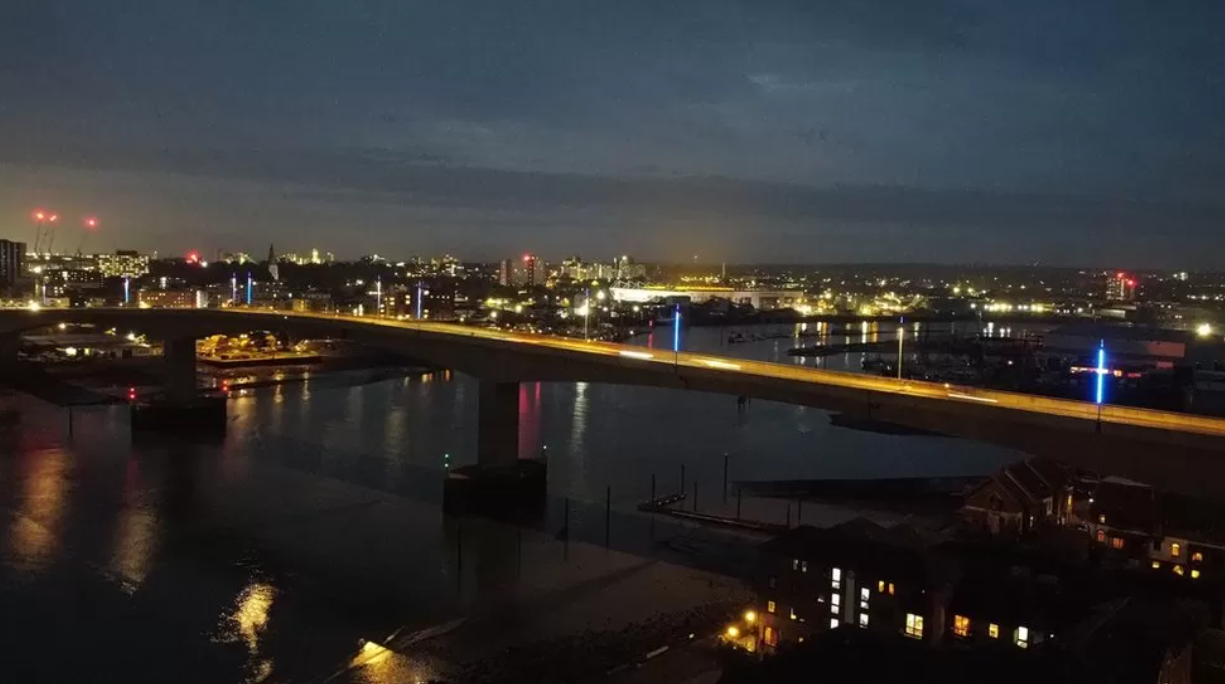 Southampton s Itchen Bridge Council to investigate light change