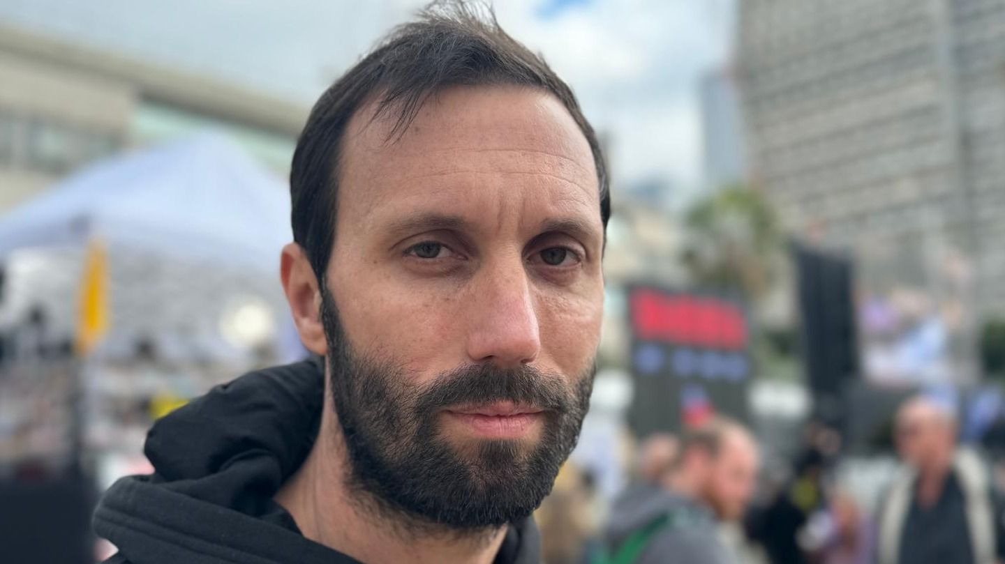 حفيد الرهينة: “هذه ليست الطريقة التي يجب أن يموت أي شخص” حفيد الرهينة: “هذه ليست الطريقة التي يجب أن يموت أي شخص”