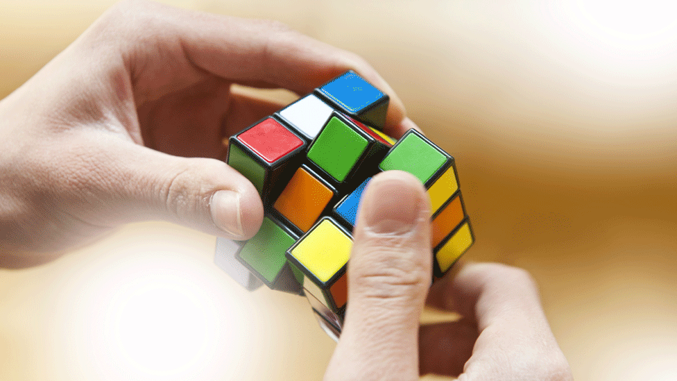 AI solves Rubik's Cube in one second