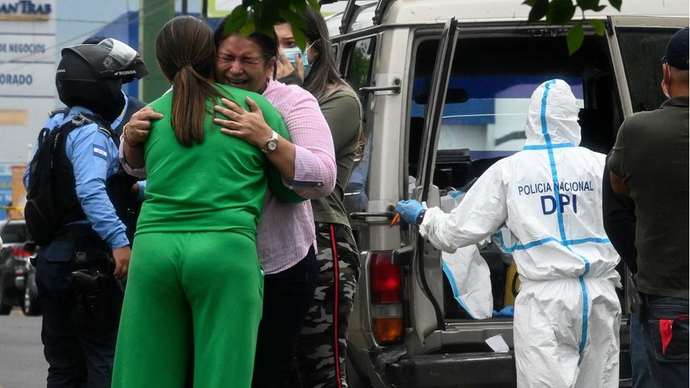 Asesinato.