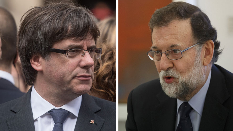 Los cruces entre los gobiernos de Cataluña y Madrid se incrementaron desde la realización del referéndum. El presidente de la Generalitat (gobierno regional), Carles Puigdemont, y el presidente del gobierno español, Mariano Rajoy.
