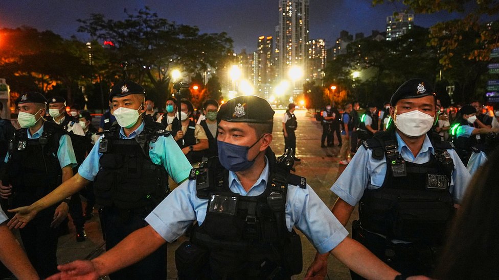 香港當局自2020年起以防疫為由，禁止市民在6月4日公開悼念六四事件。