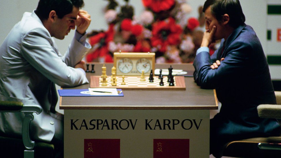 Gary Kasparov y Anatoly Karpov en una de las muchas finales en las que se enfrentaron