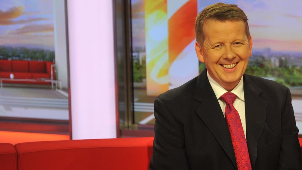 Bill Turnbull says goodbye to BBC Breakfast - BBC News