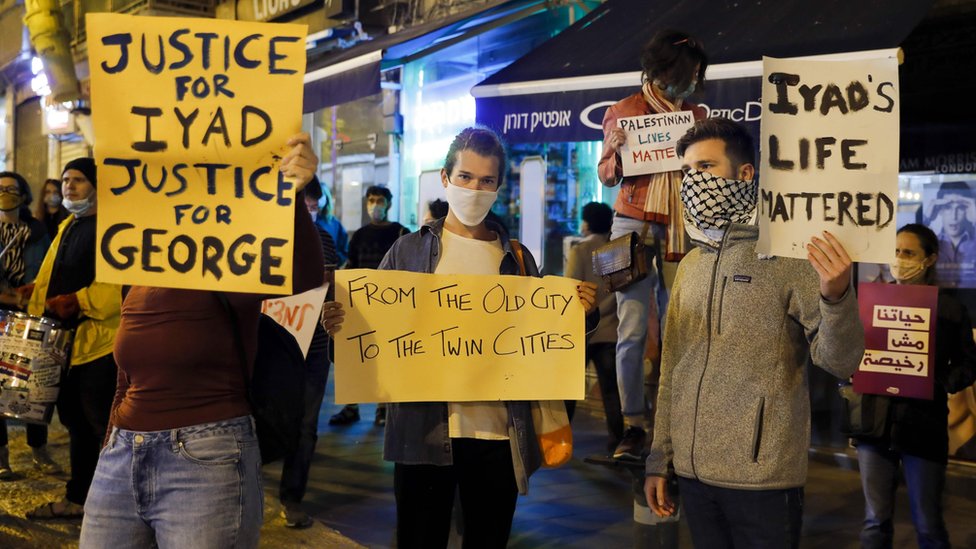 Israelis protest against the killing of Iyad Halaq and George Floyd in Jerusalem (30 May 2020)
