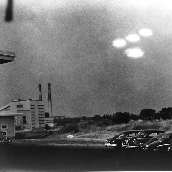 Objetos no céu fotografados em Massachusetts em 1952