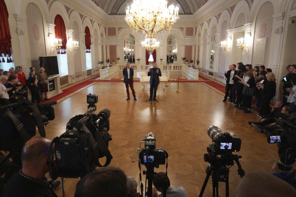 El gerente general del Bolshói, Vladimir Urin, explicó en conferencia de prensa que el montaje "no estaba listo". El gerente del ballet Bolshói, Vladimir Urin, en la rueda de prensa el lunes en Moscú.