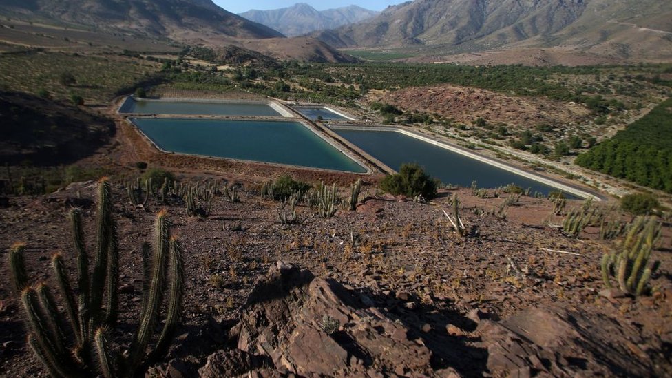 Las fuentes de agua están privatizadas en Chile deasde el año 1981.