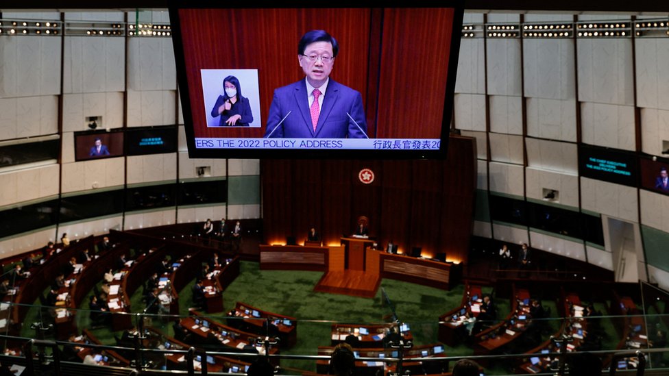 李家超在中國香港特區立法會宣讀施政報告（19/10/2022）