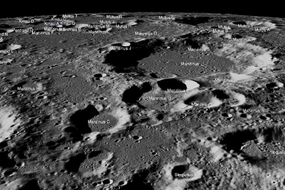 НАСА разместило в Твиттере изображения места посадки, с которого Викрам пытался спуститься.