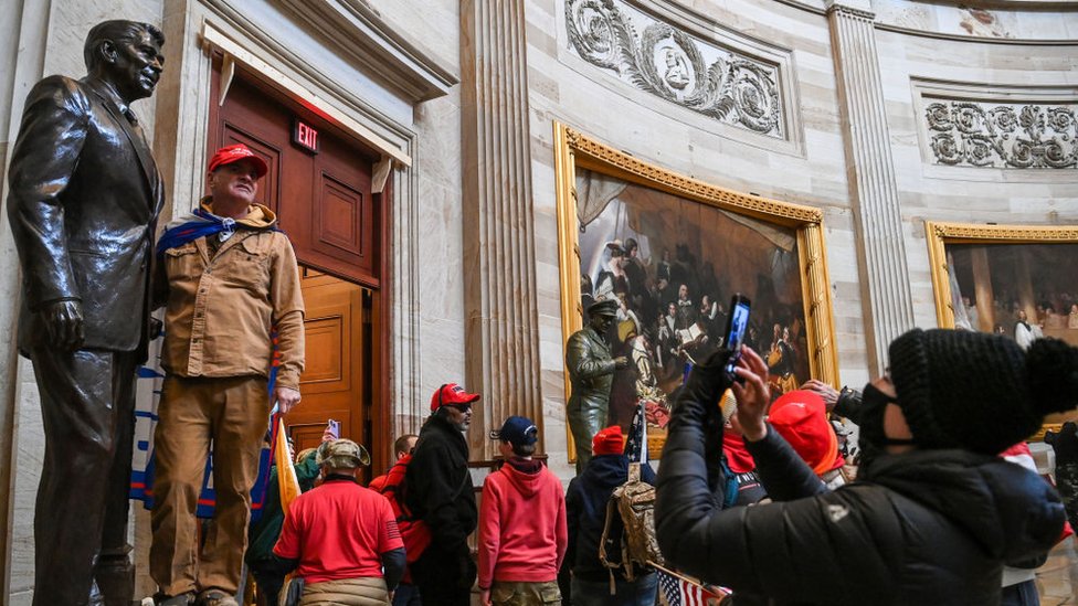 Pro-Trump protesters break in to the US Capitol