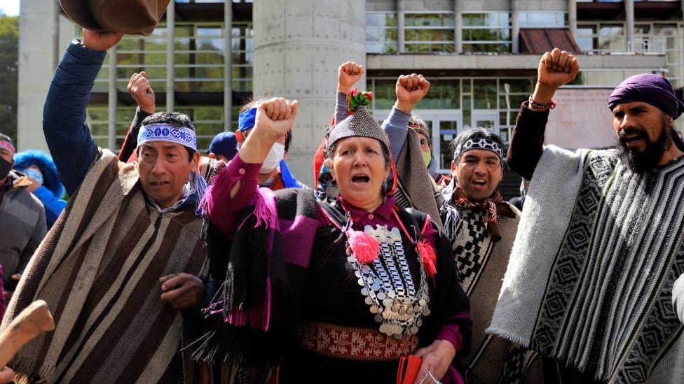 Mapuches protestando