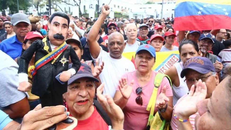BBC. NO USAR. Los partidarios de Maduro se movilizaron en el centro de Caracas.