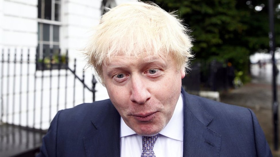 Лидер кампании "Голосование" Борис Джонсон покидает свой дом в Лондоне, Великобритания, 27 июня 2016 г.